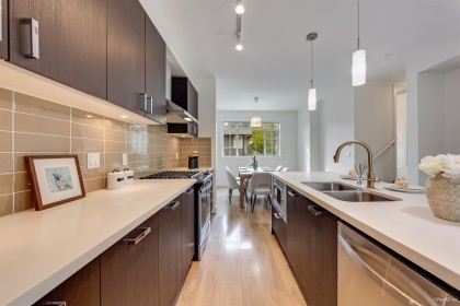 Photo 10 at 1 - 11305 240 Street, Cottonwood MR, Maple Ridge