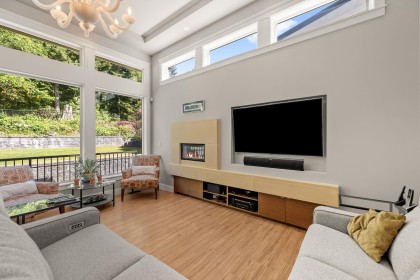 Photo 9 at 23430 Cross Road, Silver Valley, Maple Ridge
