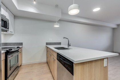 Photo 5 at 201 - 2214 Kelly Avenue, Central Pt Coquitlam, Port Coquitlam