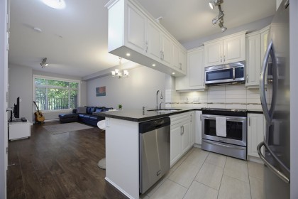 Photo 3 at 111 - 12565 190a Street, Mid Meadows, Pitt Meadows