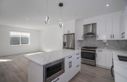 Photo 6 at 22 - 23108 Lougheed Highway, East Central, Maple Ridge