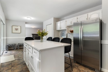 Photo 3 at 26280 Grant Avenue, Thornhill MR, Maple Ridge