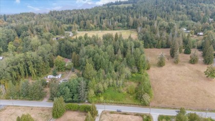Photo 2 at 25181 100 Avenue, Thornhill MR, Maple Ridge