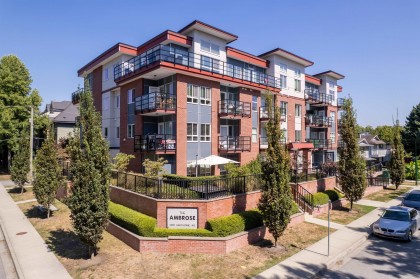 Photo 1 at 401 - 2389 Hawthorne Avenue, Central Pt Coquitlam, Port Coquitlam