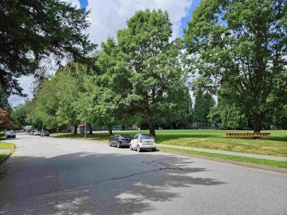 Photo 3 at 3365 Forest Grove Place, Lincoln Park PQ, Port Coquitlam