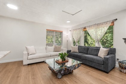 Photo 5 at 15 - 11355 Cottonwood Drive, Cottonwood MR, Maple Ridge