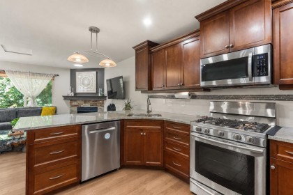 Photo 9 at 15 - 11355 Cottonwood Drive, Cottonwood MR, Maple Ridge