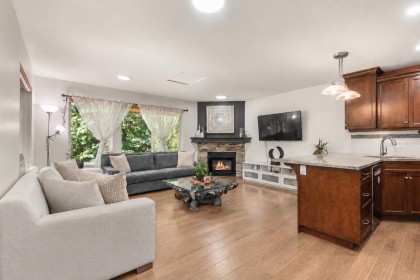 Photo 4 at 15 - 11355 Cottonwood Drive, Cottonwood MR, Maple Ridge