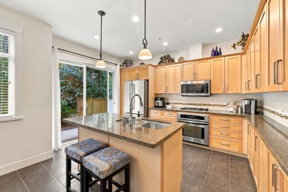 Photo 2 at 39 - 22865 Telosky Avenue, East Central, Maple Ridge
