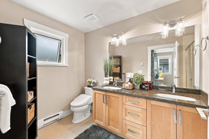 Photo 18 at 39 - 22865 Telosky Avenue, East Central, Maple Ridge