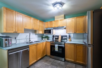 Photo 5 at 90 - 12099 237th Street, East Central, Maple Ridge