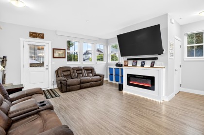 Photo 5 at 16 - 9989 240a Street, Albion, Maple Ridge