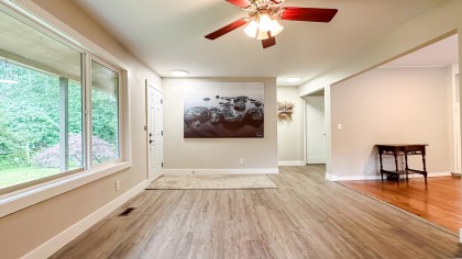 Photo 7 at 11185 272 Street, Thornhill MR, Maple Ridge