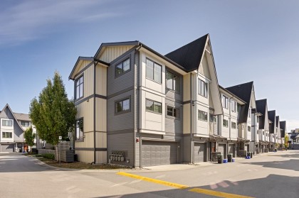 Photo 3 at 32 - 19451 Sutton Avenue, South Meadows, Pitt Meadows