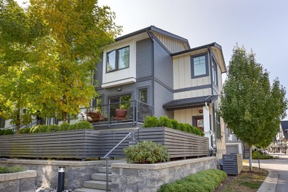 Photo 1 at 32 - 19451 Sutton Avenue, South Meadows, Pitt Meadows