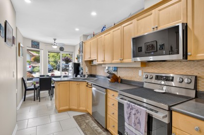 Photo 10 at 22 - 22740 116 Avenue, East Central, Maple Ridge