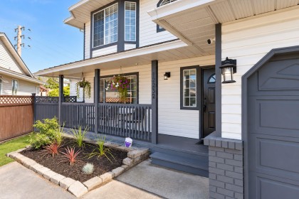 Photo 2 at 12232 Cypress Court, Mid Meadows, Pitt Meadows