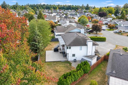Photo 3 at 12232 Cypress Court, Mid Meadows, Pitt Meadows