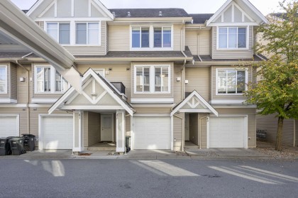 Photo 1 at 42 - 19141 124 Avenue, Mid Meadows, Pitt Meadows