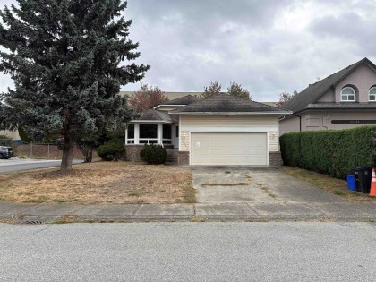 Photo 2 at 12150 Chestnut Crescent, Mid Meadows, Pitt Meadows