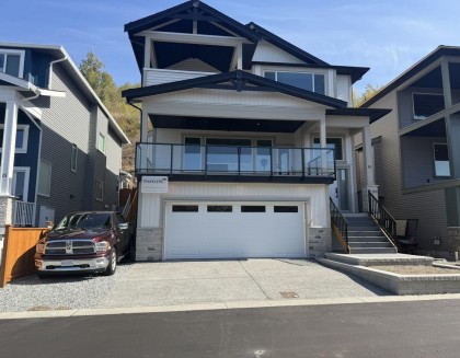 Photo 2 at 16 - 24850 106 Avenue, Thornhill MR, Maple Ridge