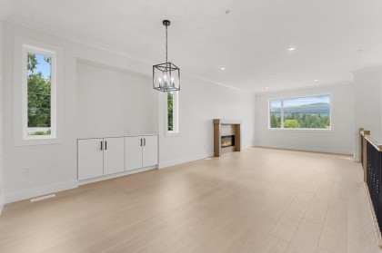 Photo 1 at 33664 Dewdney Trunk Road, Mission BC, Mission