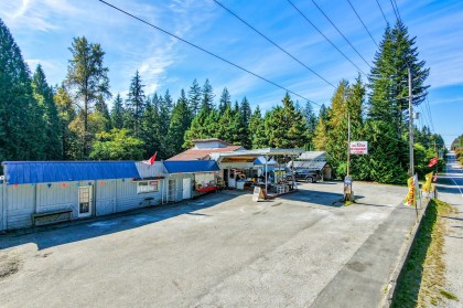 Photo 3 at 28588 Dewdney Trunk Road, Whonnock, Maple Ridge