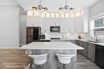 Photo 12 at 23257 Dogwood Avenue, East Central, Maple Ridge