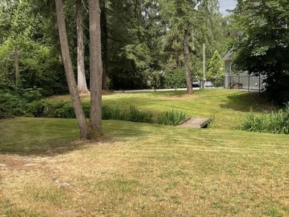 Photo 7 at 23257 Dogwood Avenue, East Central, Maple Ridge