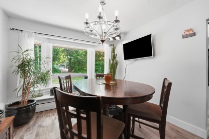 Photo 31 at 23257 Dogwood Avenue, East Central, Maple Ridge