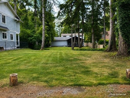 Photo 8 at 23257 Dogwood Avenue, East Central, Maple Ridge
