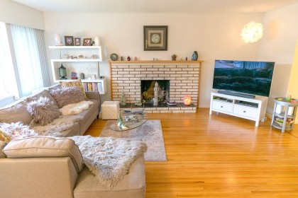 Photo 11 at 21776 Mountainview Crescent, West Central, Maple Ridge