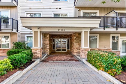 Photo 7 at 210 - 22290 North Avenue, West Central, Maple Ridge