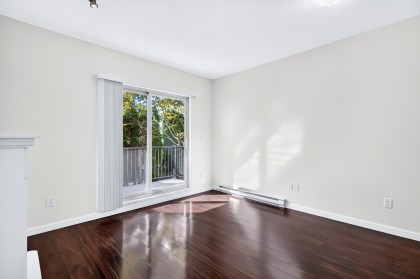Photo 14 at 210 - 22290 North Avenue, West Central, Maple Ridge