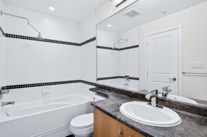 Photo 18 at 210 - 22290 North Avenue, West Central, Maple Ridge