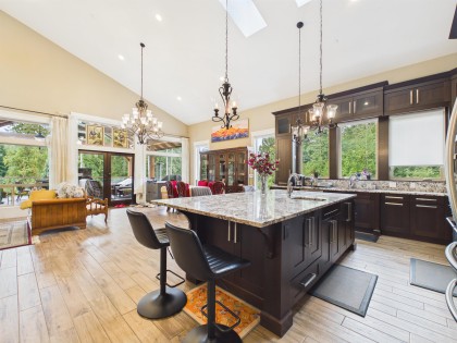 Photo 12 at 27242 Dewdney Trunk Road, Northeast, Maple Ridge