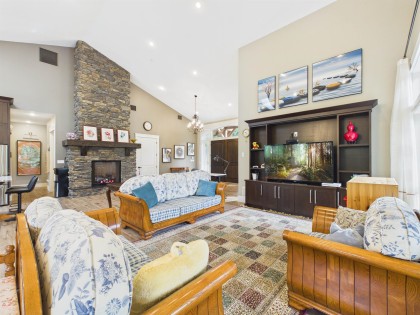 Photo 8 at 27242 Dewdney Trunk Road, Northeast, Maple Ridge