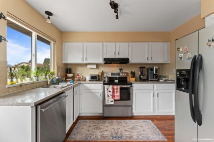 Photo 32 at 20445 Thorne Avenue, Southwest Maple Ridge, Maple Ridge
