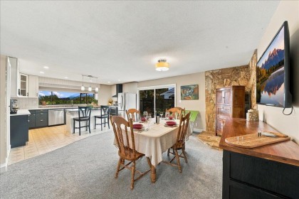 Photo 11 at 12461 Meadow Brook Place, Northwest Maple Ridge, Maple Ridge