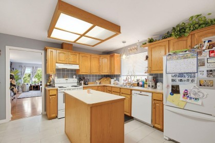 Photo 7 at 12476 231b Street, East Central, Maple Ridge