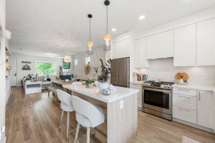 Photo 4 at 25097 112 Avenue, Thornhill MR, Maple Ridge
