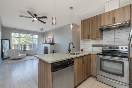 Photo 10 at 101 - 11566 224 Street, East Central, Maple Ridge