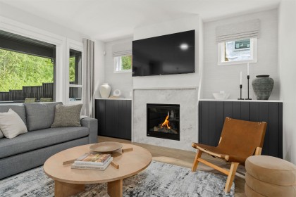 Photo 2 at 11008 250a Street, Thornhill MR, Maple Ridge