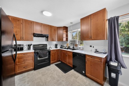Photo 12 at 20835 Wicklund Avenue, Northwest Maple Ridge, Maple Ridge