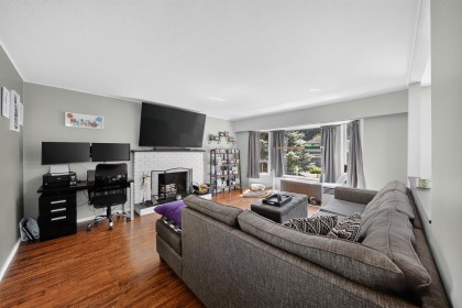 Photo 5 at 20835 Wicklund Avenue, Northwest Maple Ridge, Maple Ridge