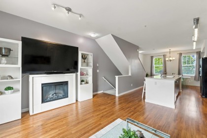 Photo 3 at 17 - 19572 Fraser Way, South Meadows, Pitt Meadows