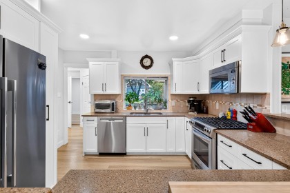Photo 13 at 23803 128 Crescent, East Central, Maple Ridge