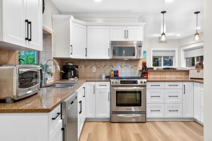 Photo 11 at 23803 128 Crescent, East Central, Maple Ridge