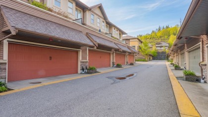 Photo 1 at 2 - 10480 248 Street, Thornhill MR, Maple Ridge
