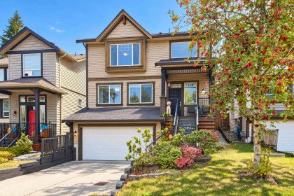 Photo 3 at 10758 Beecham Place, Thornhill MR, Maple Ridge